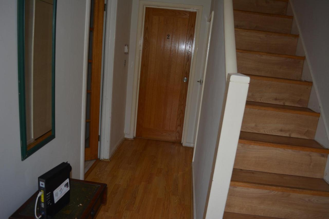 Double Bedroom With View To The Garden Оксфорд Екстериор снимка